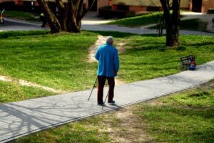 A Single 30-Minute Walk Can Help with Rheumatoid Arthritis and High Blood Pressure
